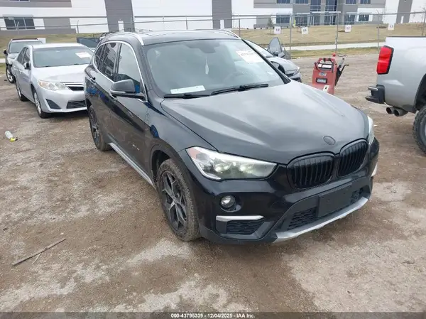 WBXHU7C36J5H41656 2018 BMW X1 - Image 1
