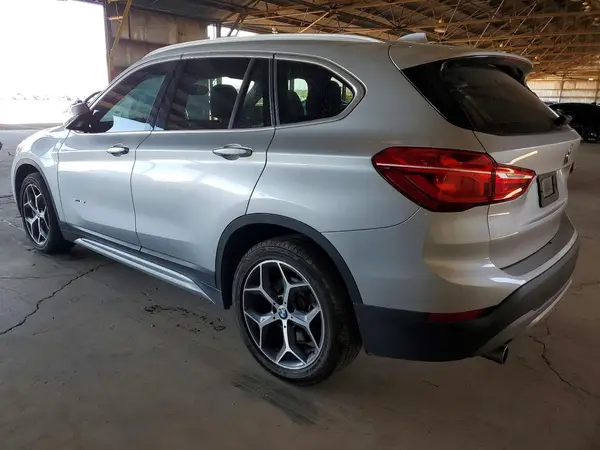 WBXHU7C36J5H42208 2018 BMW X1 - Image 2