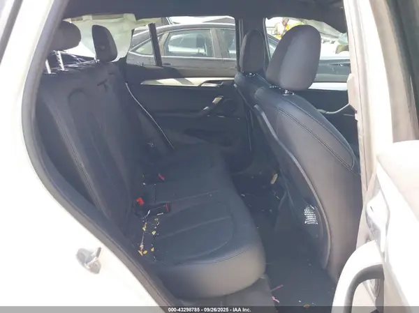WBXHU7C36J5H43021 2018 BMW X1 - Image 8
