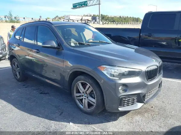 WBXHU7C36J5H44069 2018 BMW X1 - Image 1