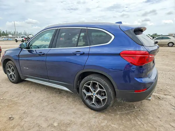 WBXHU7C36J5H45075 2018 BMW X1 - Image 2