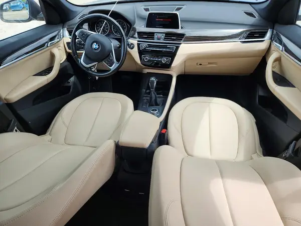WBXHU7C36J5H45075 2018 BMW X1 - Image 8