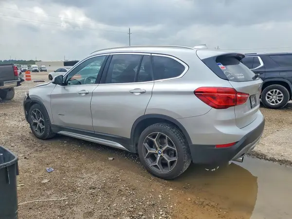 WBXHU7C36J5H45352 2018 BMW X1 - Image 2