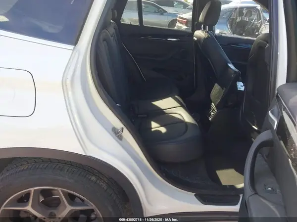 WBXHU7C36J5H45688 2018 BMW X1 - Image 8