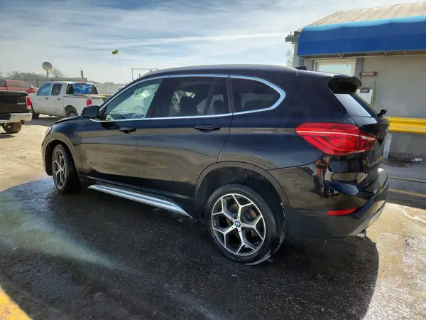 WBXHU7C36J5L09078 2018 BMW X1 - Image 2