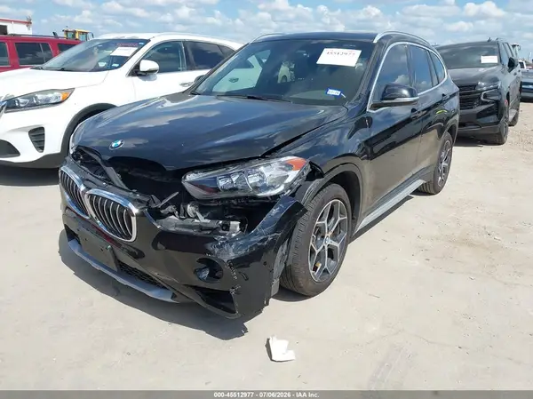 WBXHU7C36J5L09436 2018 BMW X1 - Image 2