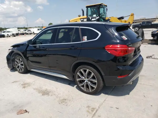 WBXHU7C36J5L09582 2018 BMW X1 - Image 2