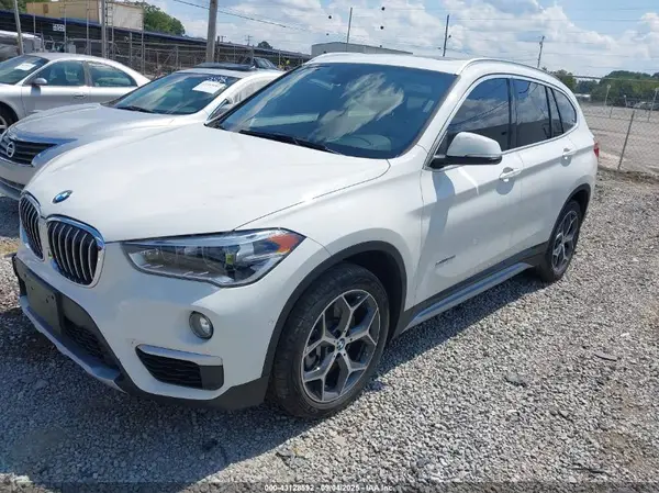 WBXHU7C37H5H34791 2017 BMW X1 - Image 2