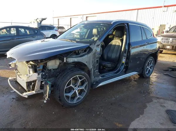 WBXHU7C37H5H36010 2017 BMW X1 - Image 2