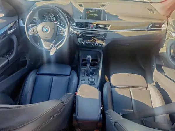 WBXHU7C37H5H36864 2017 BMW X1 - Image 8