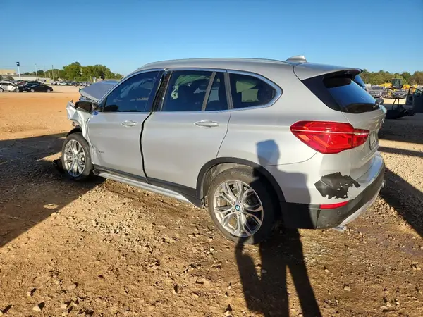 WBXHU7C37H5H37612 2017 BMW X1 - Image 2