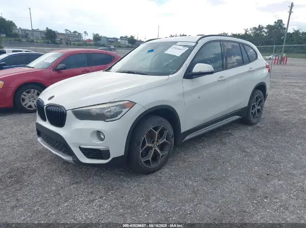 WBXHU7C37H5H37870 2017 BMW X1 - Image 2