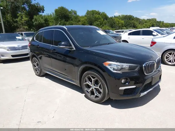 WBXHU7C37J3H44061 2018 BMW X1 - Image 1