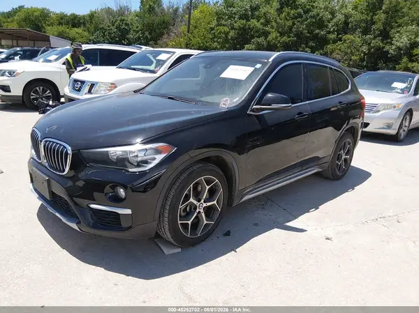 WBXHU7C37J3H44061 2018 BMW X1 - Image 2