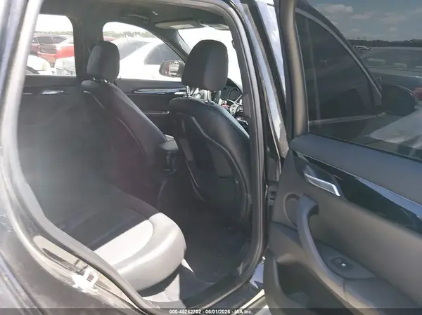 WBXHU7C37J3H44061 2018 BMW X1 - Image 8