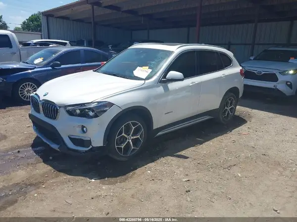 WBXHU7C37J5H38992 2018 BMW X1 - Image 2