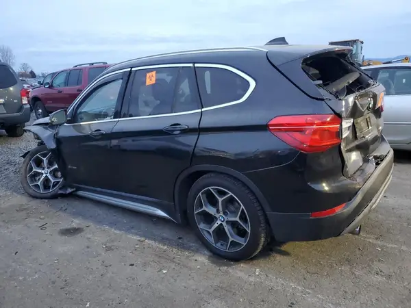 WBXHU7C37J5H40029 2018 BMW X1 - Image 2