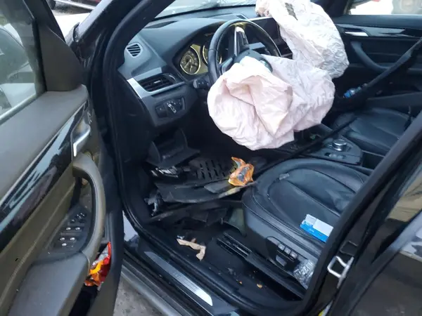 WBXHU7C37J5H40029 2018 BMW X1 - Image 8