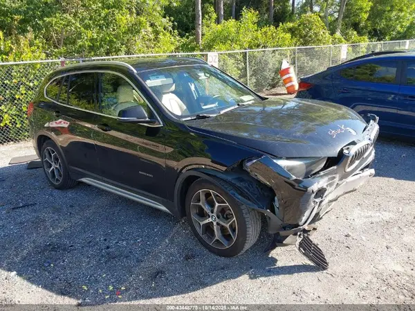 WBXHU7C37J5H40094 2018 BMW X1 - Image 1