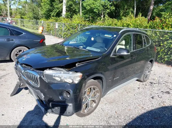 WBXHU7C37J5H40094 2018 BMW X1 - Image 2