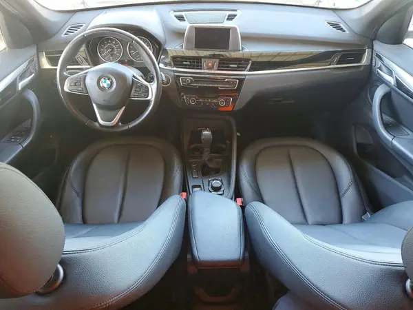 WBXHU7C37J5H40662 2018 BMW X1 - Image 8