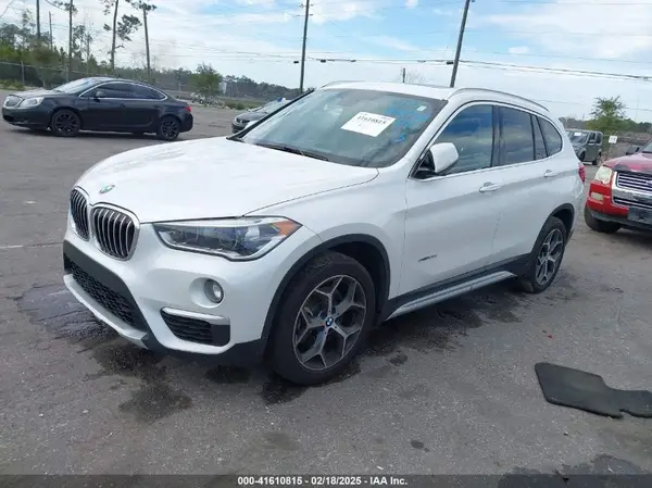 WBXHU7C37J5H40760 2018 BMW X1 - Image 2