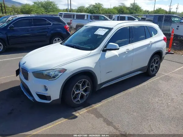 WBXHU7C37J5H41729 2018 BMW X1 - Image 2