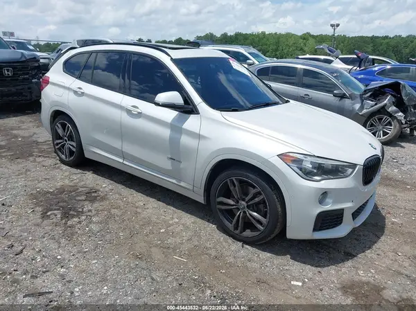WBXHU7C37J5H41987 2018 BMW X1 - Image 1