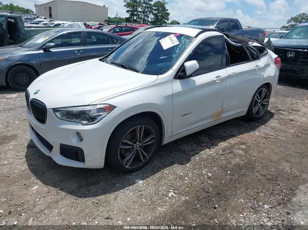 WBXHU7C37J5H41987 2018 BMW X1 - Image 2