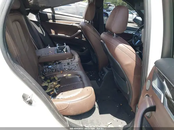 WBXHU7C37J5H41987 2018 BMW X1 - Image 8