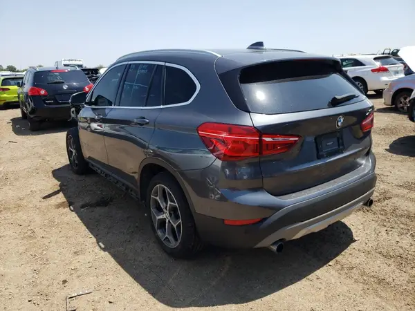 WBXHU7C37J5H43240 2018 BMW X1 - Image 2