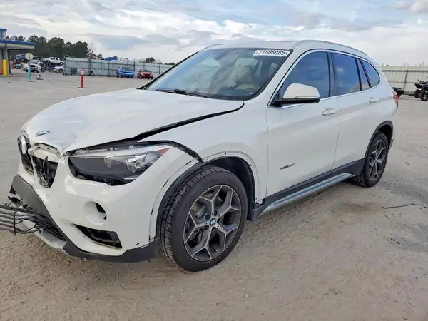 WBXHU7C37J5H43254 2018 BMW X1 - Image 1