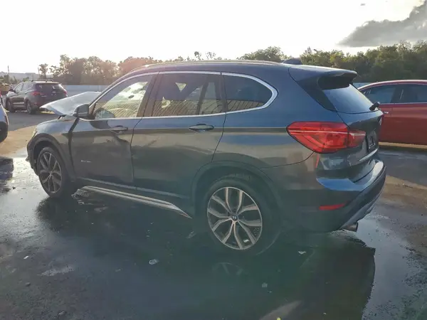 WBXHU7C37J5H43738 2018 BMW X1 - Image 2