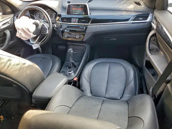 WBXHU7C37J5H43738 2018 BMW X1 - Image 8