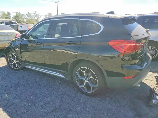 WBXHU7C37J5H44484 2018 BMW X1 - Image 2