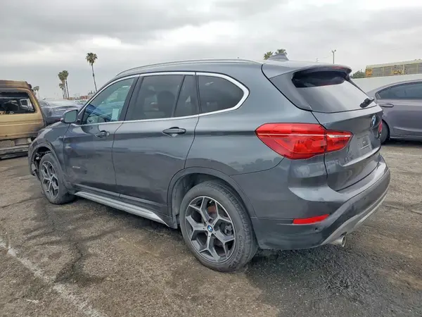 WBXHU7C37J5L05119 2018 BMW X1 - Image 2