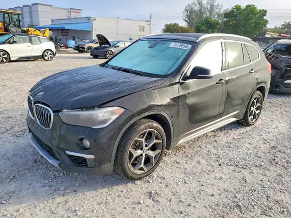 WBXHU7C37J5L05833 2018 BMW X1 - Image 1