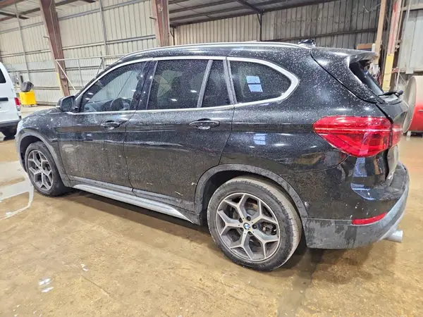 WBXHU7C37J5L06299 2018 BMW X1 - Image 2