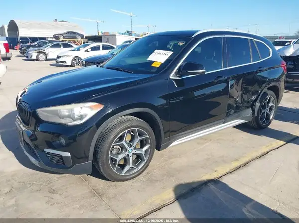 WBXHU7C37J5L06352 2018 BMW X1 - Image 2