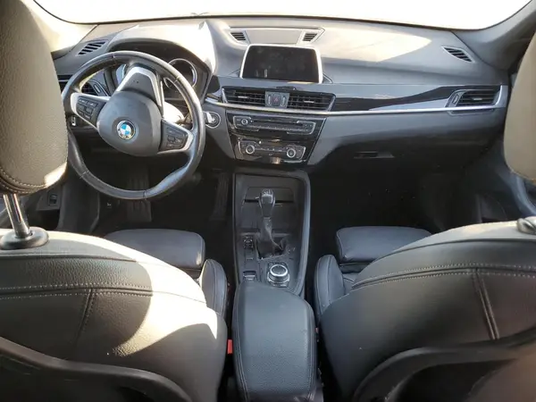 WBXHU7C37J5L06464 2018 BMW X1 - Image 8