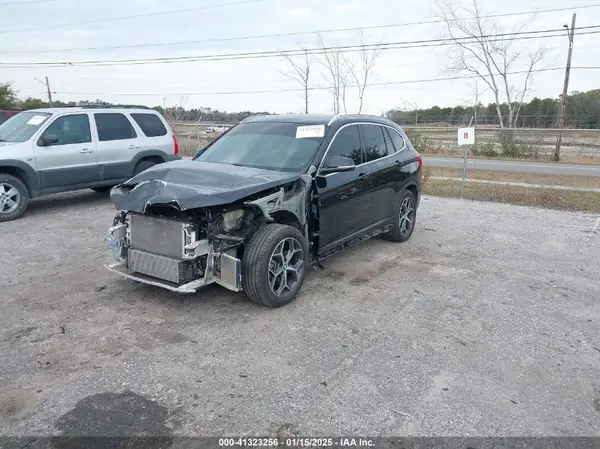 WBXHU7C37J5L07310 2018 BMW X1 - Image 2