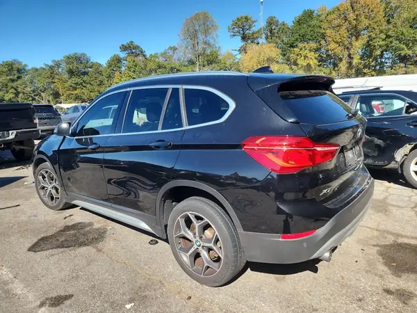 WBXHU7C37J5L08165 2018 BMW X1 - Image 2