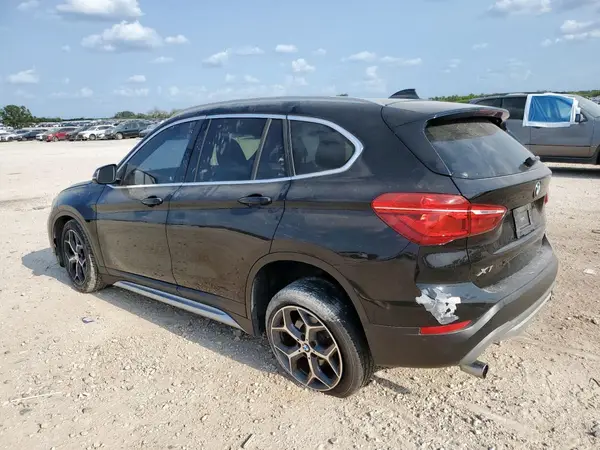 WBXHU7C37J5L08196 2018 BMW X1 - Image 2