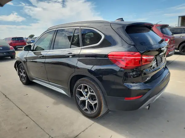 WBXHU7C37J5L08781 2018 BMW X1 - Image 2
