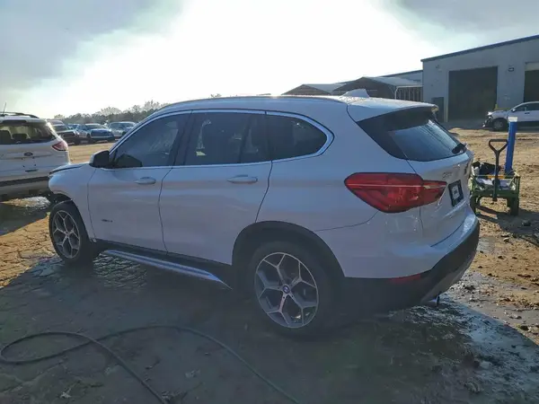 WBXHU7C38H5H32645 2017 BMW X1 - Image 2