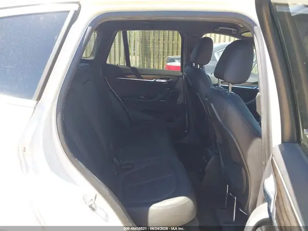 WBXHU7C38H5H32872 2017 BMW X1 - Image 8
