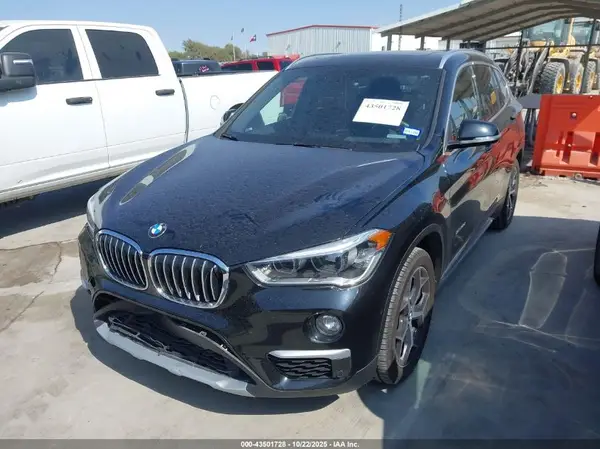 WBXHU7C38H5H33021 2017 BMW X1 - Image 2