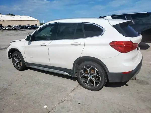 WBXHU7C38H5H34220 2017 BMW X1 - Image 2