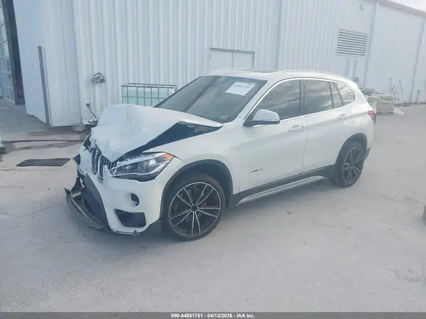 WBXHU7C38H5H34640 2017 BMW X1 - Image 2