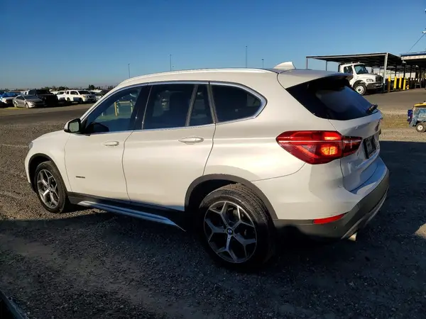 WBXHU7C38H5H34816 2017 BMW X1 - Image 2